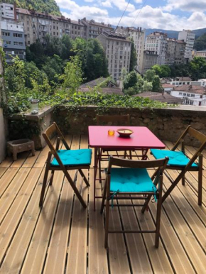 T2 avec terrasse calme et ensoleillée Saint-Claude